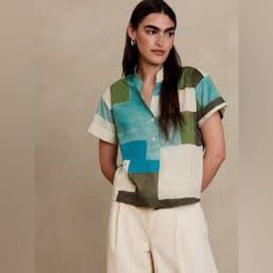 NWT Banana Republic Crop Top, 2 Button Pullover Blouse- Medium